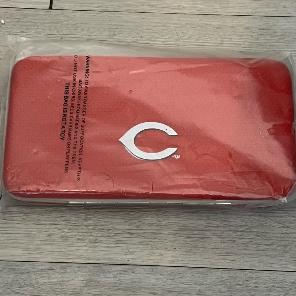 Cincinnati Reds MLB Wallet New - Picture 3 of 6
